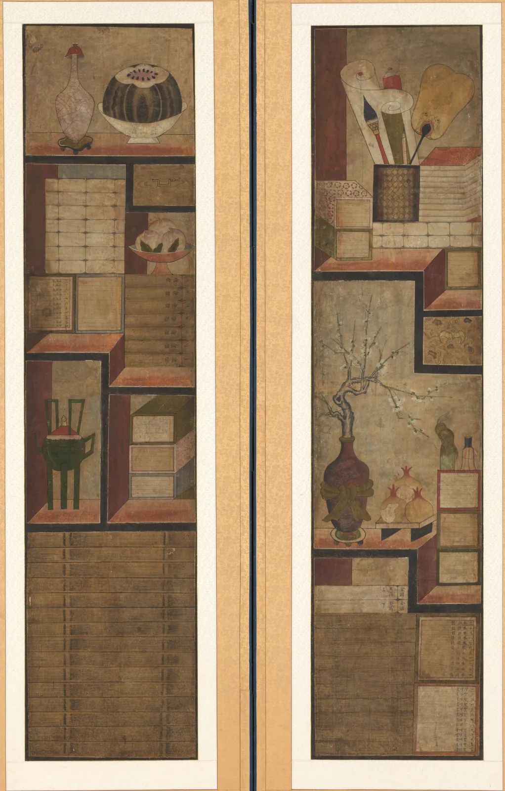 조선 시대의 2폭 병풍 책가도. 칸칸이 나뉜 서가에 책 묶음, 도자기 병, 과일 그릇, 붓통과 두루마리, 문방구가 놓여 있다. 선반과 칸막이는 붉은 갈색과 검은 선으로 그렸고, 칸마다 선반의 윗면과 옆면이 서로 다른 방향에서 보인다.