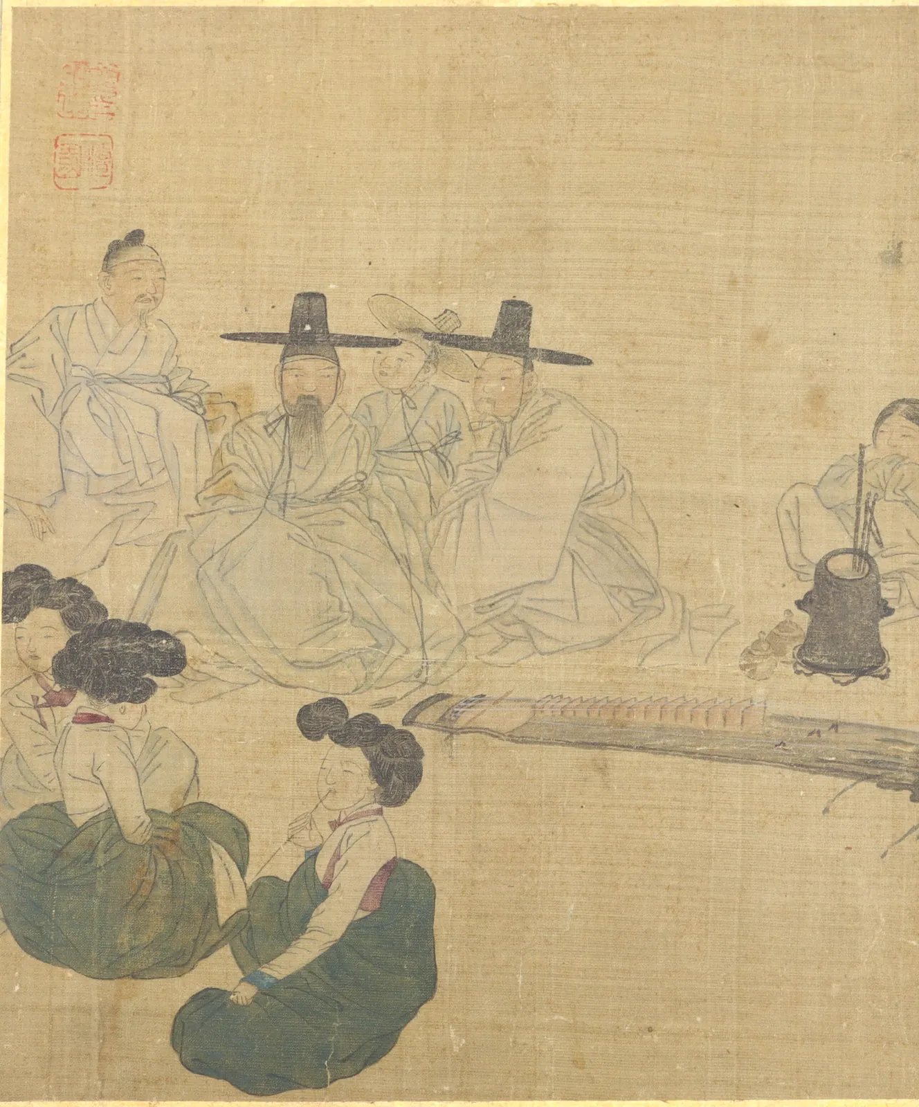 조선 19세기 풍속 화첩의 한 면. 누렇게 바랜 비단 위에, 위쪽에는 갓을 쓴 선비 셋과 맨상투의 남자가 옅은 먹선으로만 그려져 둘러앉아 있다. 아래 왼쪽에는 머리를 크게 얹은 여인 셋이 짙은 초록 치마를 입고 앉아 있고, 그 오른쪽으로 긴 현악기가 비스듬히 놓여 있다. 오른쪽 끝에는 작은 인물과 검은 화로 같은 것이 있다. 왼쪽 위에 붉은 도장 두 개가 찍혀 있다.
